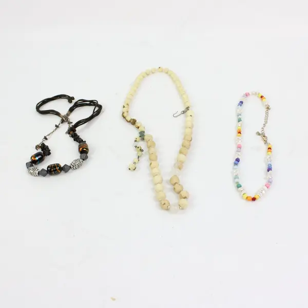 Lot of Assorted Beads Broken Necklaces Jewelry Making Repair Craft