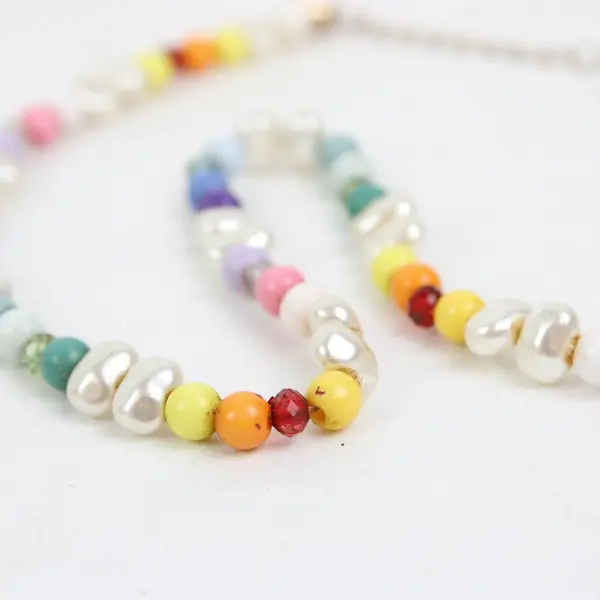 Lot of Assorted Beads Broken Necklaces Jewelry Making Repair Craft