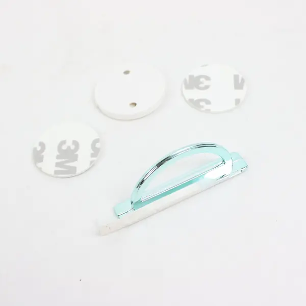 Globe Electric Slim LED Puck Lights 3 Pack Under Cabinet White