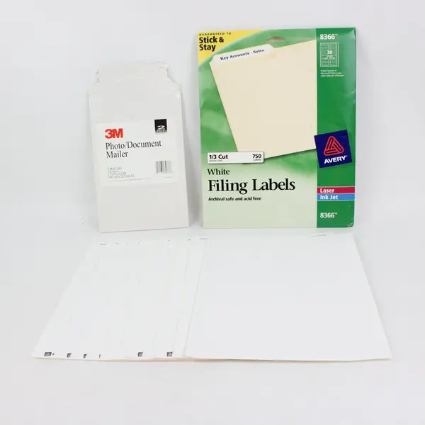 Lot of 3M Photo/Document Mailers 2-Pack & Avery 8366 White Labels