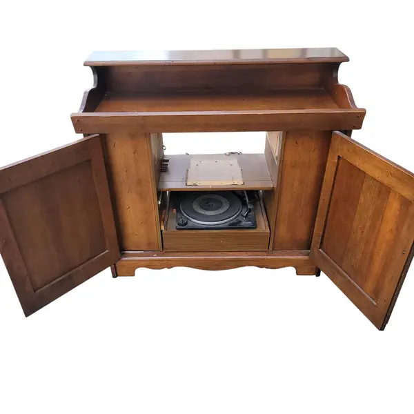 Vintage Magnavox Stereo Console Turntable Cabinet FEG464LP41 - Local Pickup Only