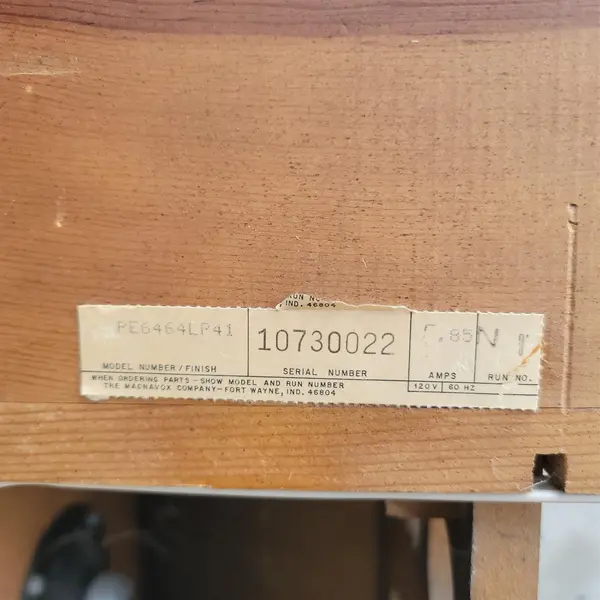 Vintage Magnavox Stereo Console Turntable Cabinet FEG464LP41 - Local Pickup Only