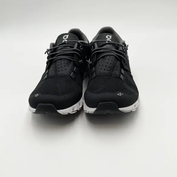 On Cloud Women's Running Shoes Black White US Size 6.5 New in Box
