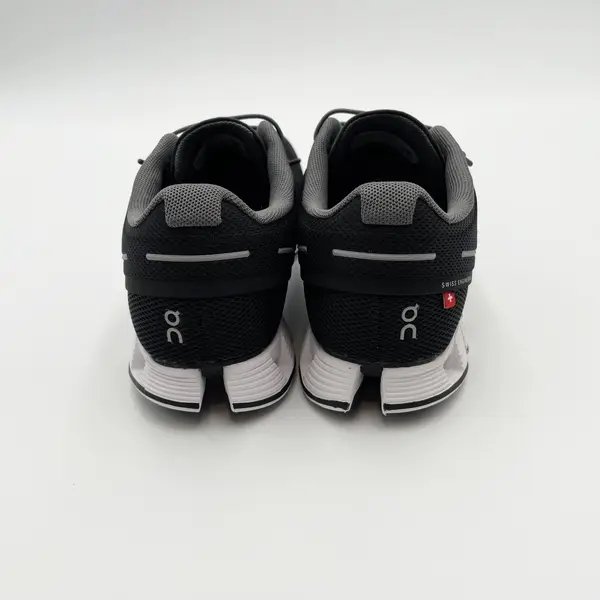 On Cloud Women's Running Shoes Black White US Size 6.5 New in Box