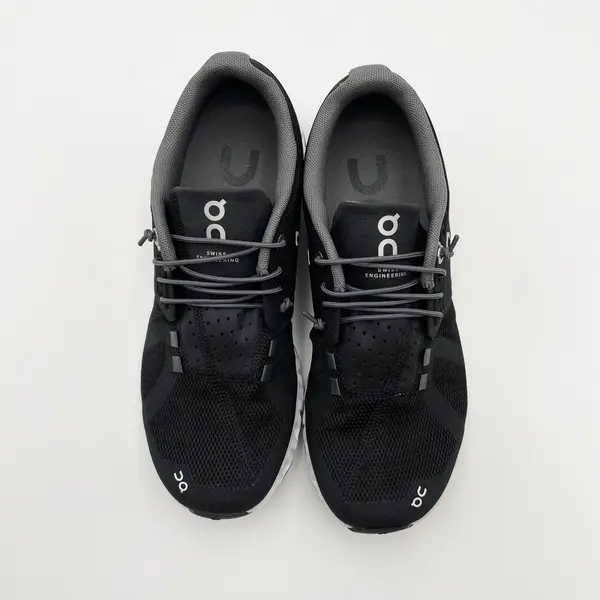 On Cloud Women's Running Shoes Black White US Size 6.5 New in Box
