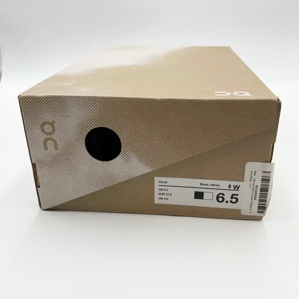 On Cloud Women's Running Shoes Black White US Size 6.5 New in Box