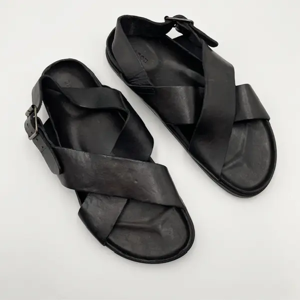Brador Women's Italian Leather Cross-Strap Buckle Sandals Black 8.5