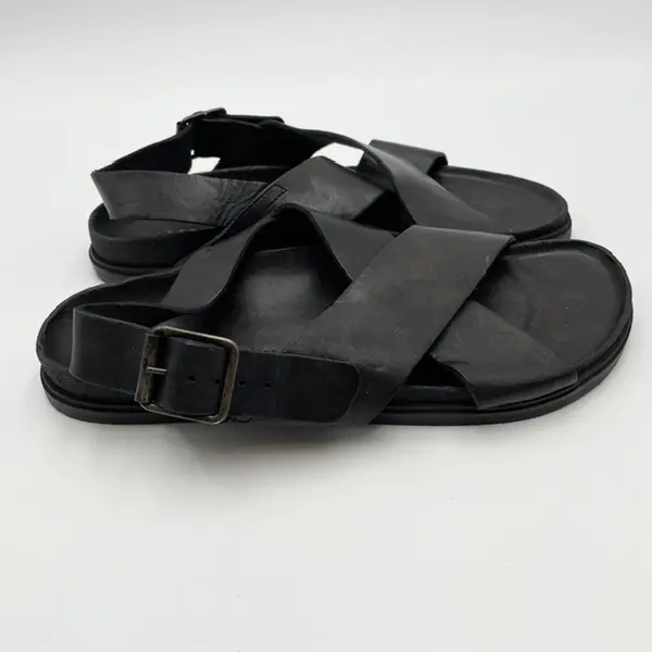 Brador Women's Italian Leather Cross-Strap Buckle Sandals Black 8.5