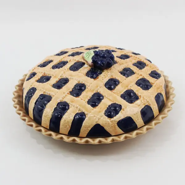 Universal Trumps Corp Blueberry Pie Dish And Lid