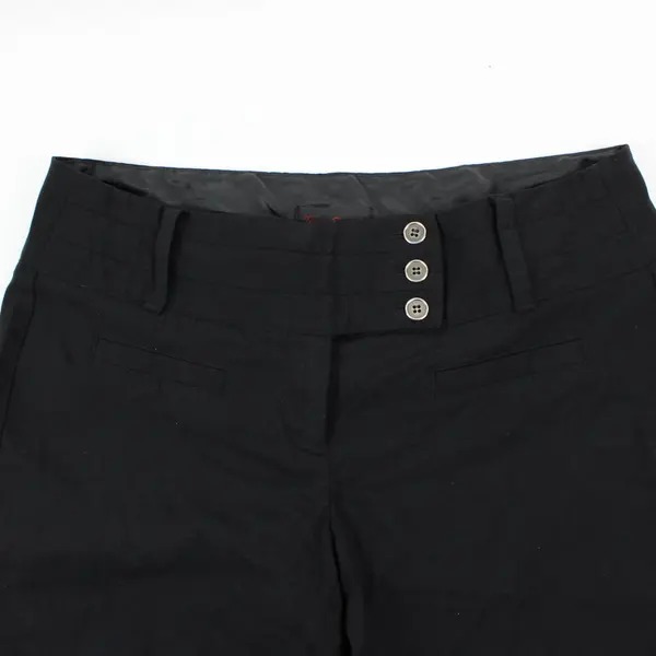 Tracy Evans Women's Black Knee-Length Shorts Size 9 Pre-Owned