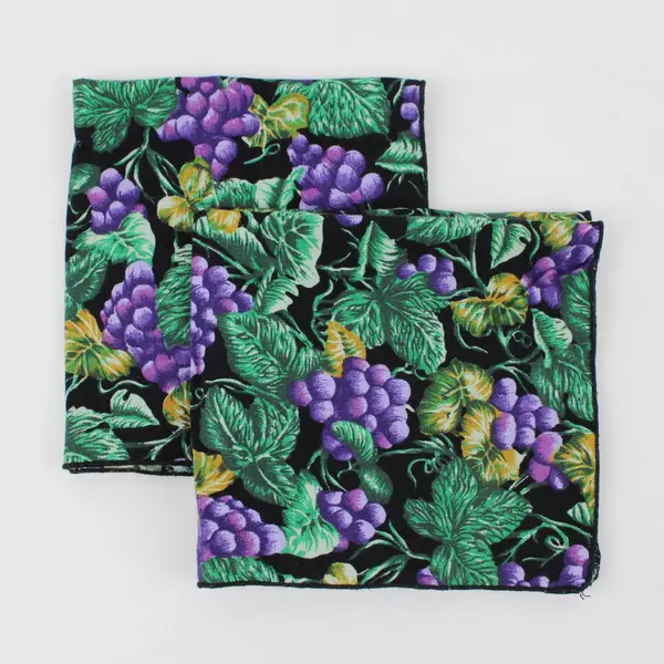 Set of 2 Grape Design Napkins With Black Background 11.25 x 13" Good