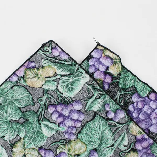 Set of 2 Grape Design Napkins With Black Background 11.25 x 13" Good
