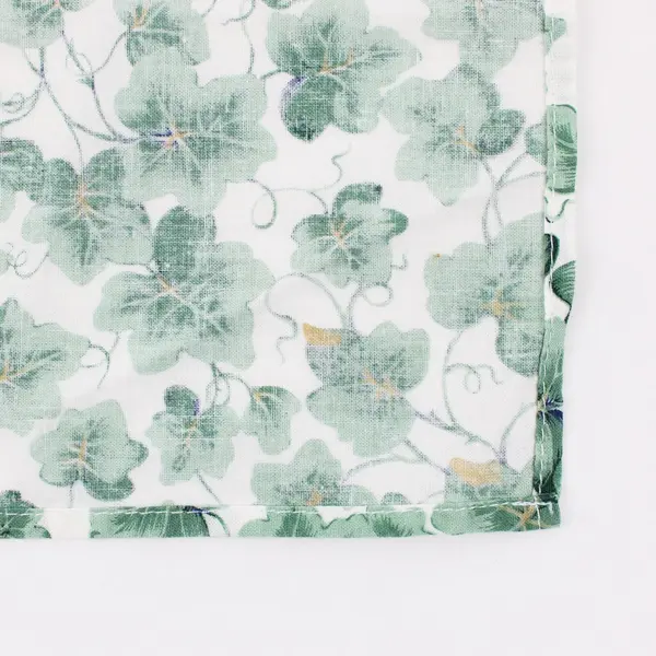 Set of 4 Green Leaf Print Napkins White Background 16 x 16" Good