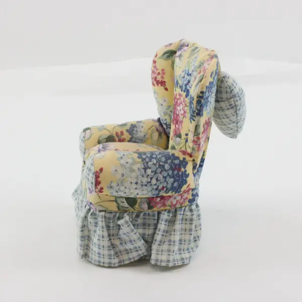 Novelty Chair-Shaped Pin Cushion Plaid Floral Pattern Sewing Collectible