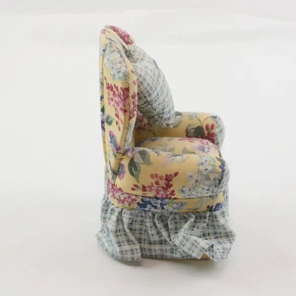 Novelty Chair-Shaped Pin Cushion Plaid Floral Pattern Sewing Collectible