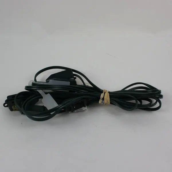 LUCKY UNITED Lot of 4 Green Indoor Multi-Outlet Extension Cords Used Untested