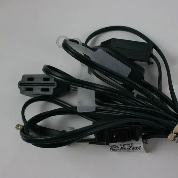 LUCKY UNITED Lot of 4 Green Indoor Multi-Outlet Extension Cords Used Untested