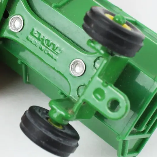 ERTL John Deere Green Farm Wagon Trailer Toy Open Bed