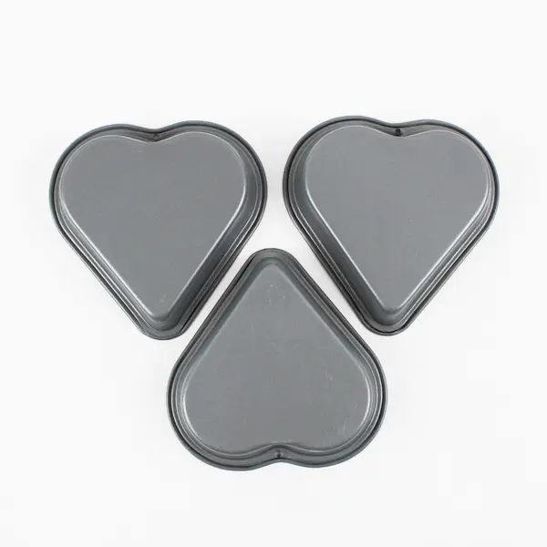 Lot of 5 Heart-Shaped Baking Tins, 2 Sizes Small Medium Aluminum Nonstick