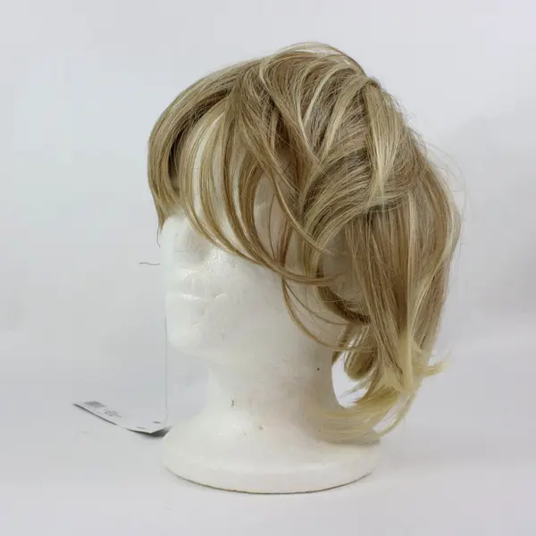 Hairdo by Hairuwear Layered Bob Wig #651448 New With Tags