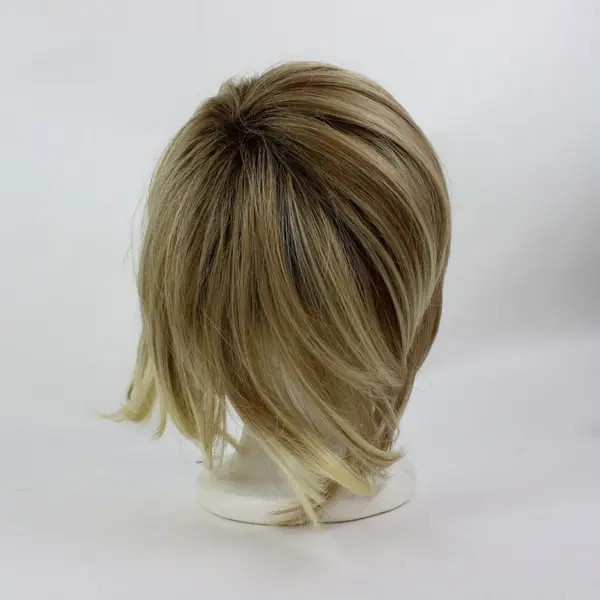 Hairdo by Hairuwear Layered Bob Wig #651448 New With Tags
