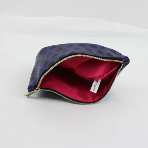 Ipsy Makeup Bag Cosmetic Pouch Dark Purple Black Heart Pattern Zip