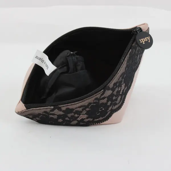Ipsy Glam Bag February 2018 Cream Black Lace Cosmetic Makeup Pouch