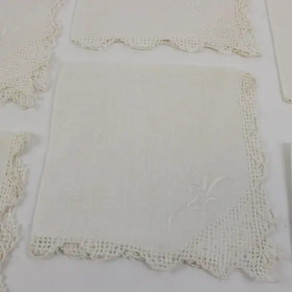 Lot of 19 Vintage Off-White Embroidered Cutwork Cloth Napkins FLAWED