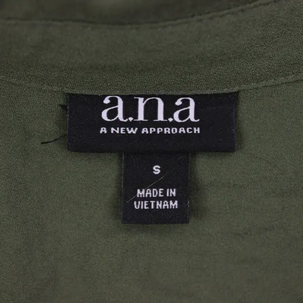 A New Approach Women's Small Army Green Roll Tab Sleeve Shirt
