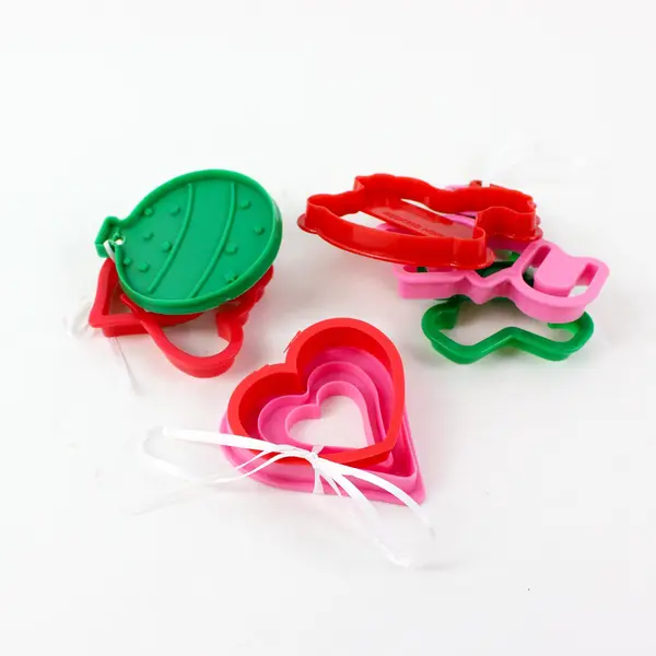 Lot of 7 Plastic Cookie Cutters Wilton & Unbranded Baking Shapes