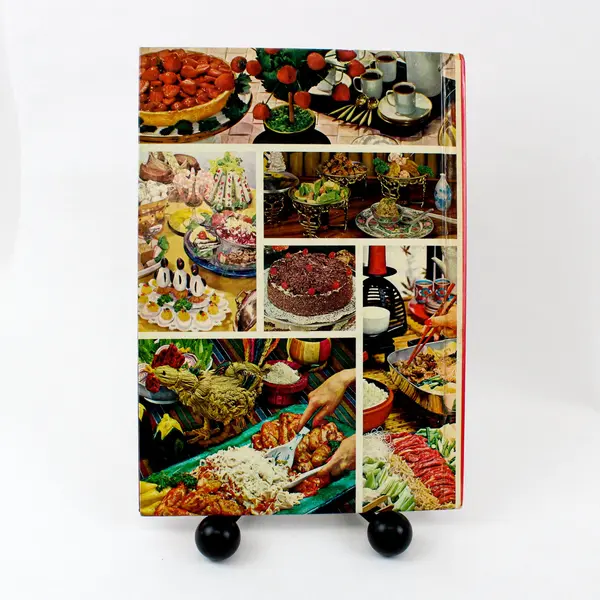 Better Homes & Gardens Meals With a Foreign Flair Cookbook