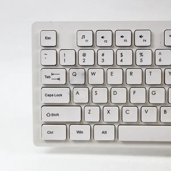 G9300 Wireless White Keyboard Slim QWERTY Missing Battery Cover
