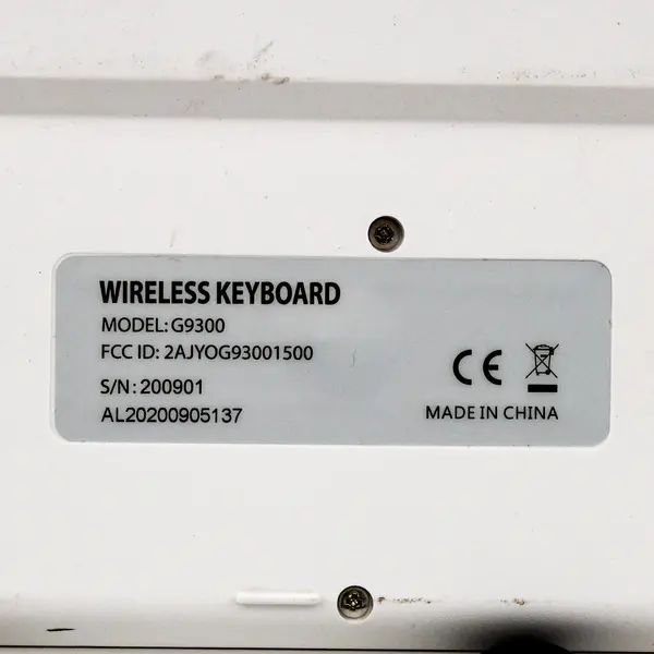 G9300 Wireless White Keyboard Slim QWERTY Missing Battery Cover