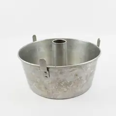Comet 10-Inch (10.5-Inch Diameter) Aluminum Angel Food Cake Pan Round Tube Used
