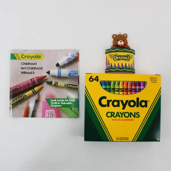 1992 Crayola Holiday Wishes Collectible Tin Set 64 Crayons Bear Ornament