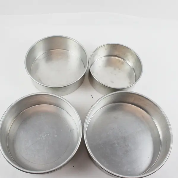Lot of 4 Magic Line Round Cake Pans - 7x3, 8x3, 9x3, 10x3