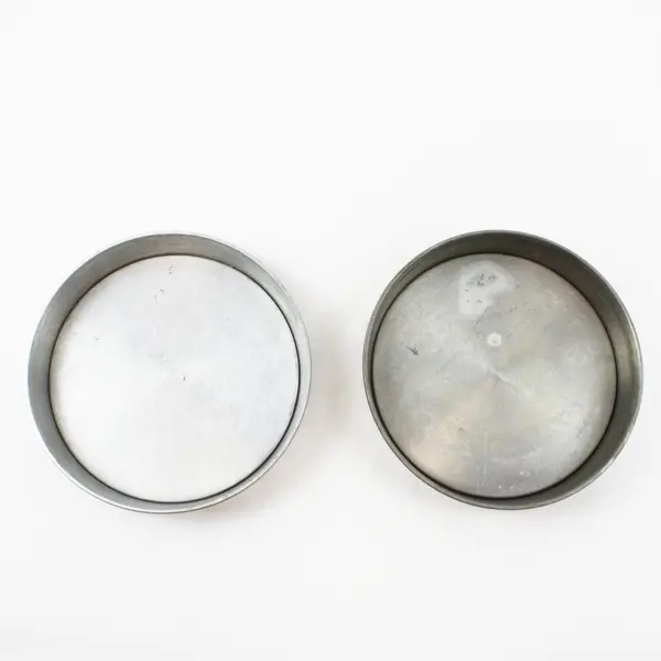 Vintage Mirro Aluminum Set of 2 9" Round Cake Pans Removable Bottoms