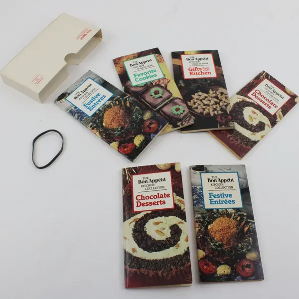 Bon Appetit 6 Mini Cookbooks Chocolate Desserts Festive Entrees Cookies Gifts