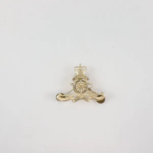 Unbranded Artillery Cap Badge Crown Cannon Wheel UBIQUE Gold Tone