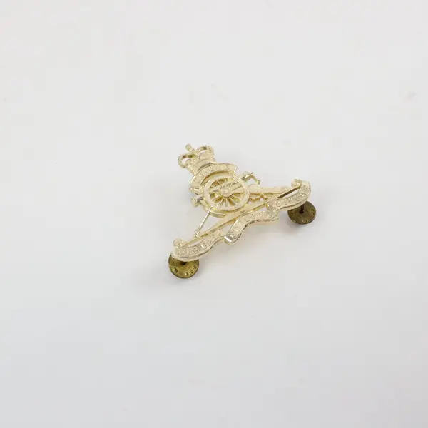 Unbranded Artillery Cap Badge Crown Cannon Wheel UBIQUE Gold Tone