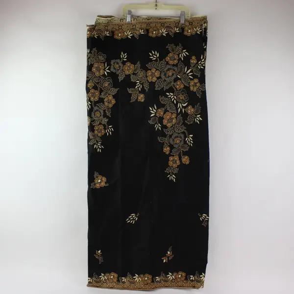 R.Y. Brown Black Boho Floral Fabric 2 Yards 43in Pattern 6703