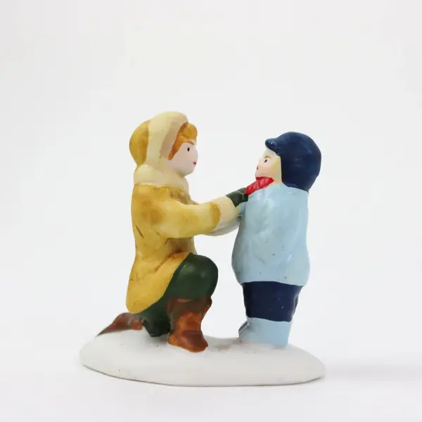 Department 56 Village Collection Skating Date Figurine Winter Scene