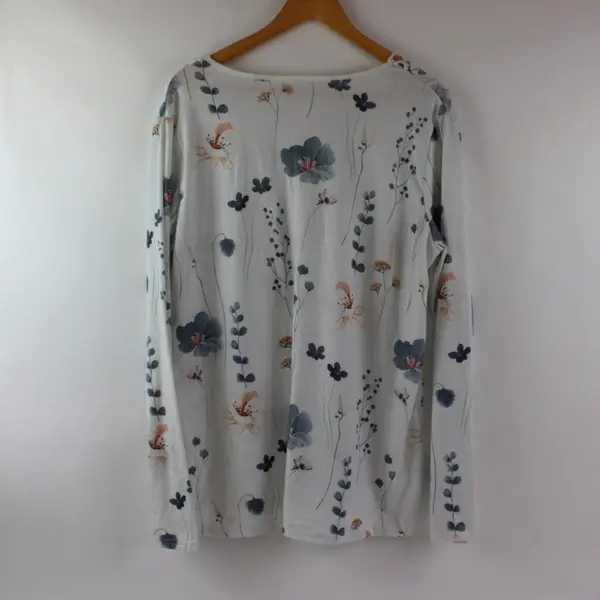 Women's XL White Floral Eyelet V-Neck Long Sleeve Top