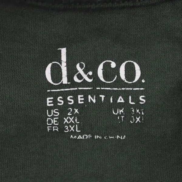 D & Co. Women's Green V-Neck T-Shirt Size 2X