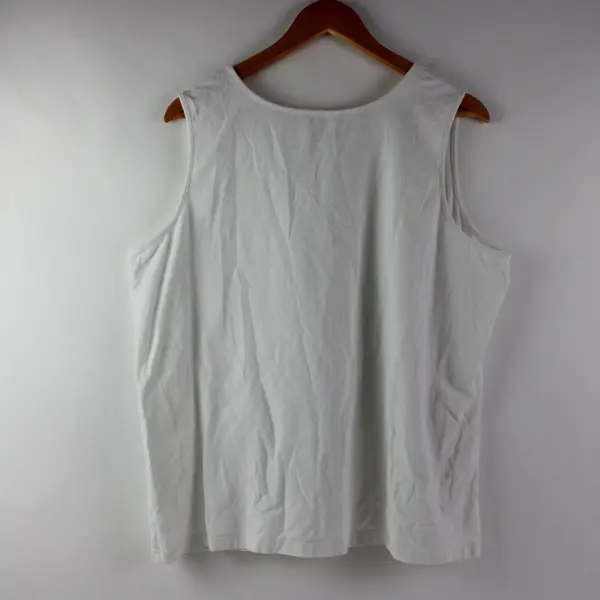 D & Co Women's White Tank Top Size 2X Pre-Owned