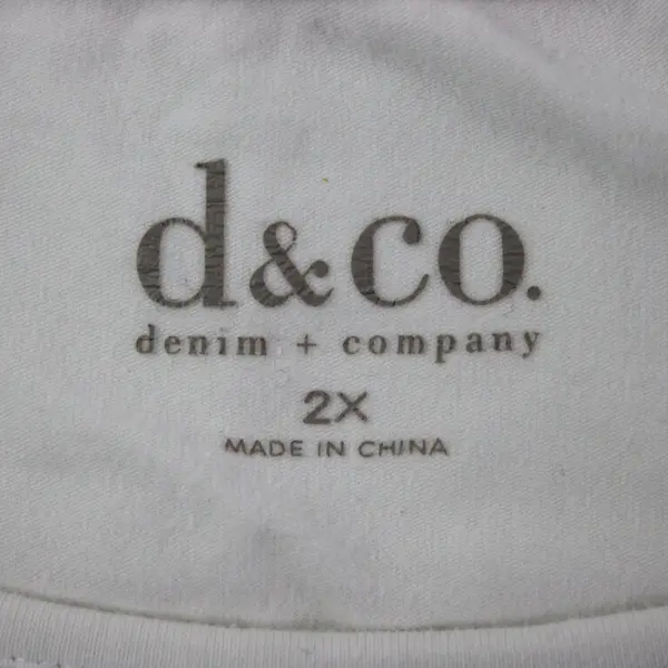 D & Co Women's White Tank Top Size 2X Pre-Owned