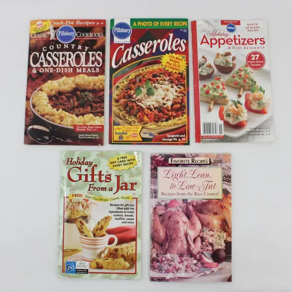 Lot of 5 Pillsbury Cookbooks Casseroles Appetizers Gifts From a Jar Rice Council