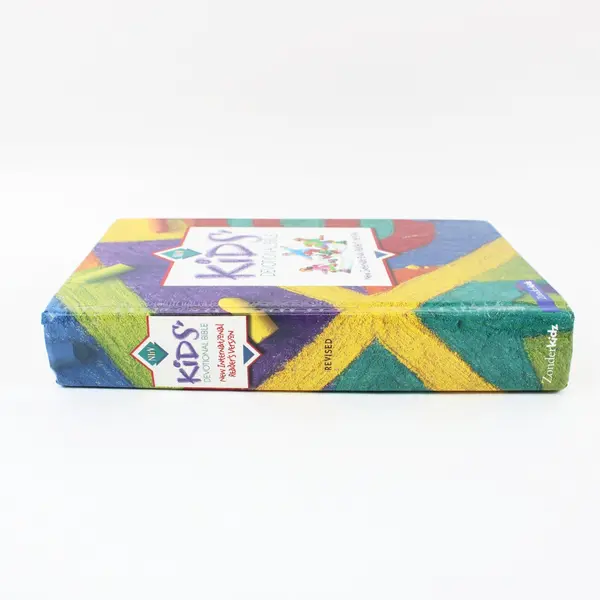 Zonderkidz NIrV Kids' Devotional Bible New Intl Reader's Version 0310926572