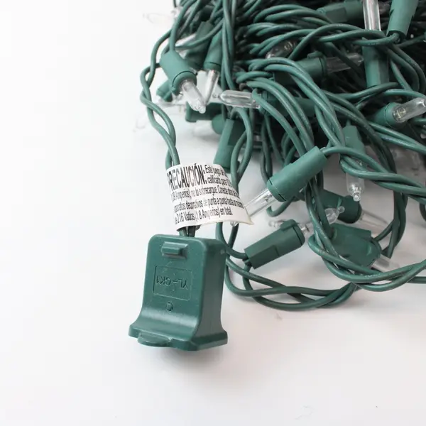 E246482 Unbranded Christmas LED String Lights Clear Bulbs Green Wire 120V Used
