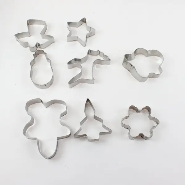 Rite Aid Home for the Holidays 10-Piece Cookie Cutter Set, 2 Missing